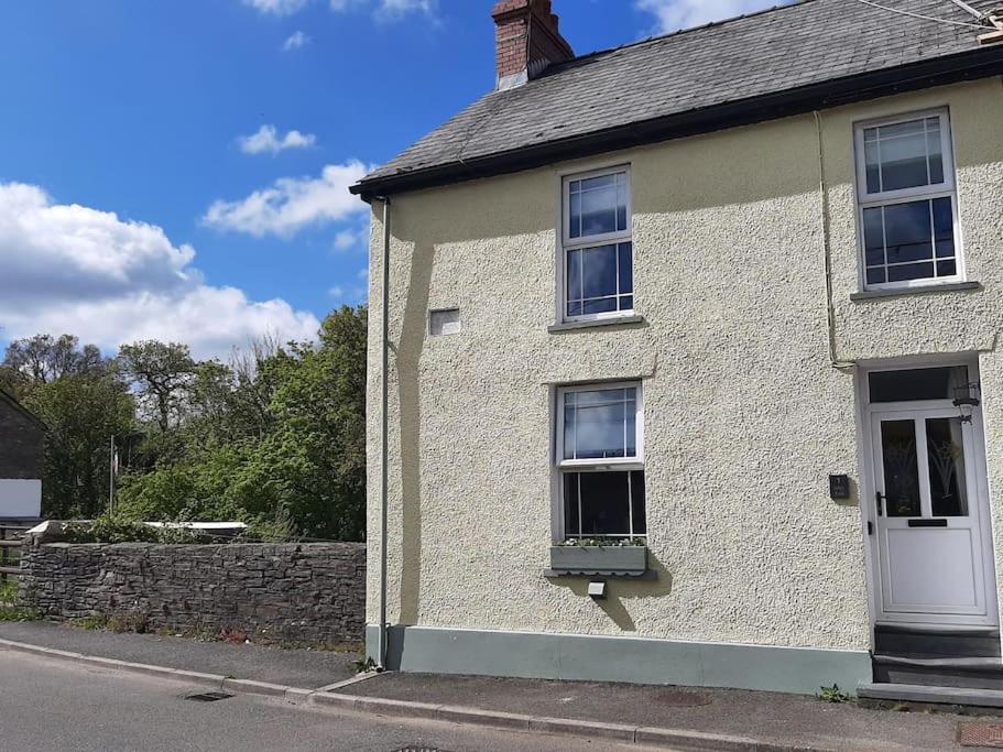 Selah Teifi Spectacular River View With Games Room Llandysul Exterior photo