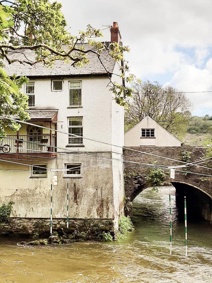 Selah Teifi Spectacular River View With Games Room Llandysul Exterior photo